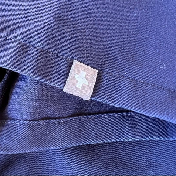 FIGS Casma Three-Pocket Scrub Top Navy Blue Medium GUC - Picture 8 of 9